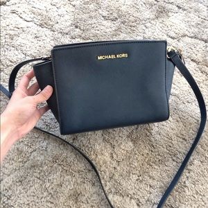 MICHAEL MICHAEL KORS Selma Medium Crossbody